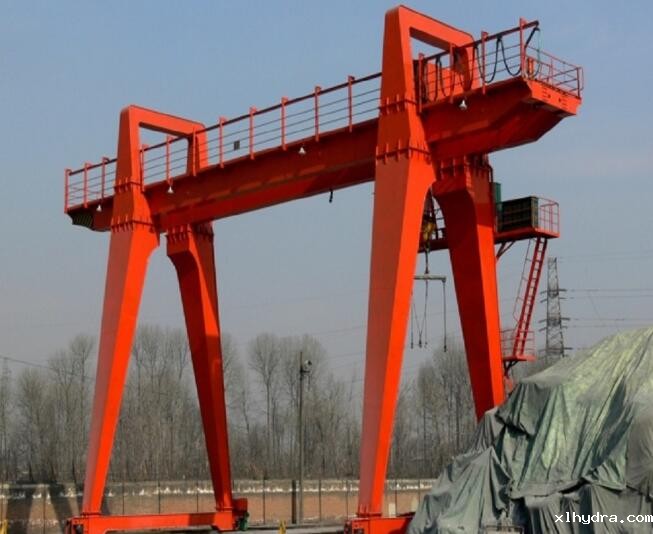 双主梁吊钩星空体育官方账号安装试车